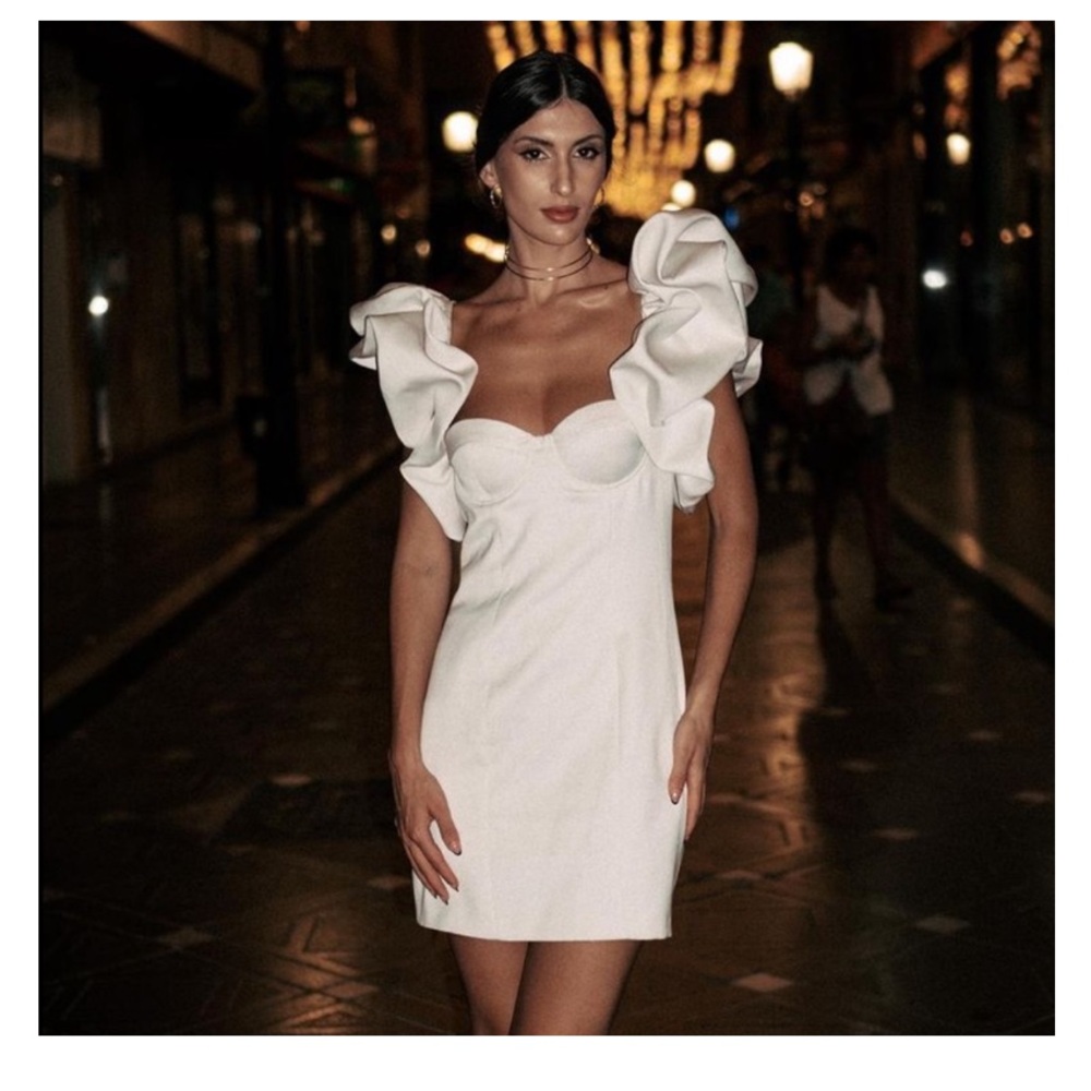 Zara bloggers favorite ruffled voluminous mini dress - Picture 3 of 16